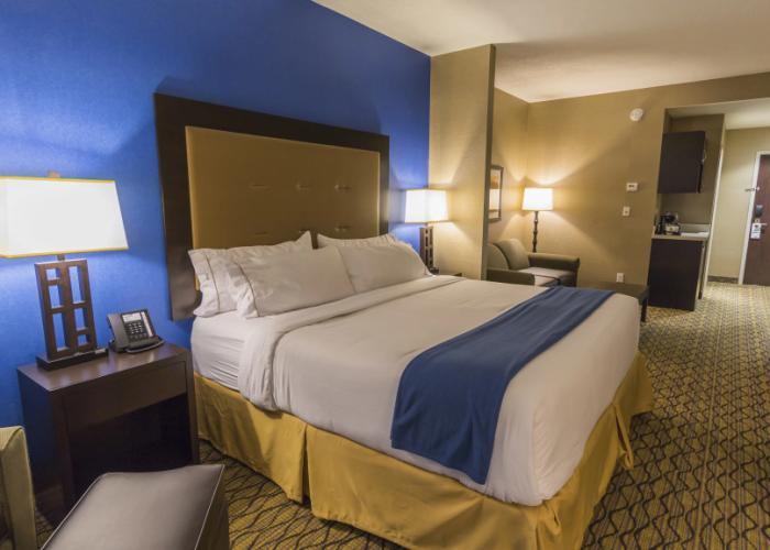 Holiday Inn Express & Suites Thunder Bay by IHG