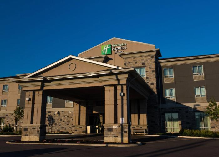 Holiday Inn Express & Suites Thunder Bay by IHG