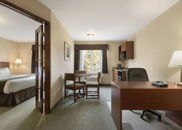 Days Inn by Wyndham Thunder Bay North