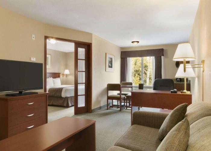 Days Inn by Wyndham Thunder Bay North