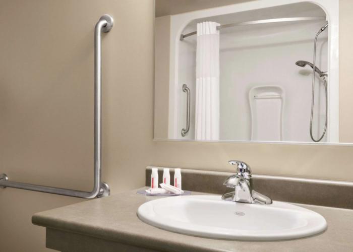 Days Inn by Wyndham Thunder Bay North