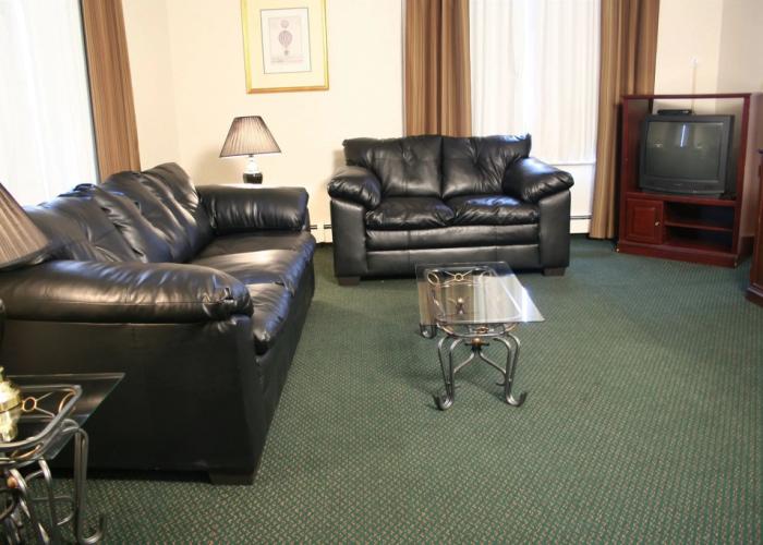 Prince Arthur Waterfront Hotel & Suites