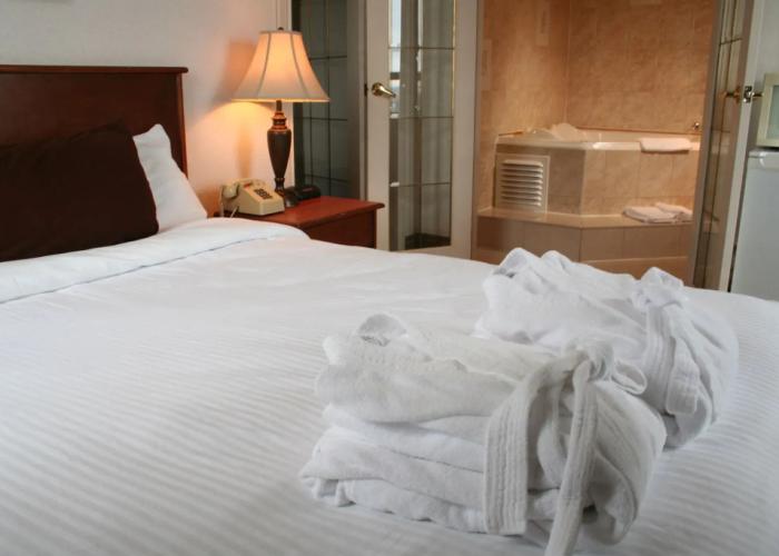 Prince Arthur Waterfront Hotel & Suites