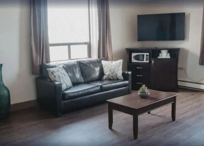 Prince Arthur Waterfront Hotel & Suites