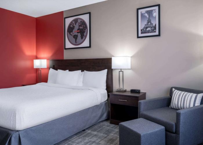 Ramada by Wyndham Thunder Bay Airlane Hotel