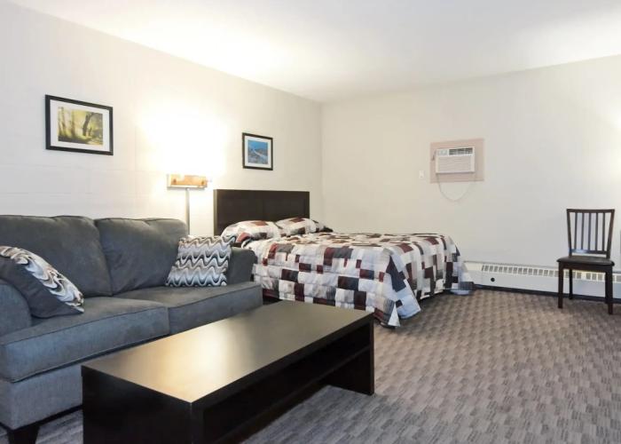 Canadian Motor Inn