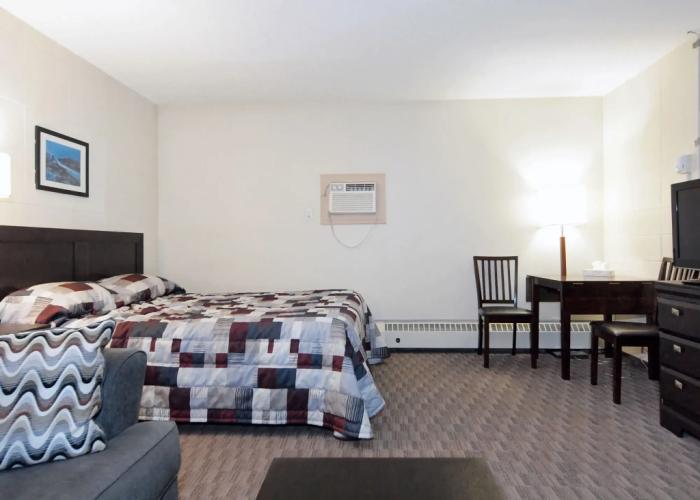Canadian Motor Inn