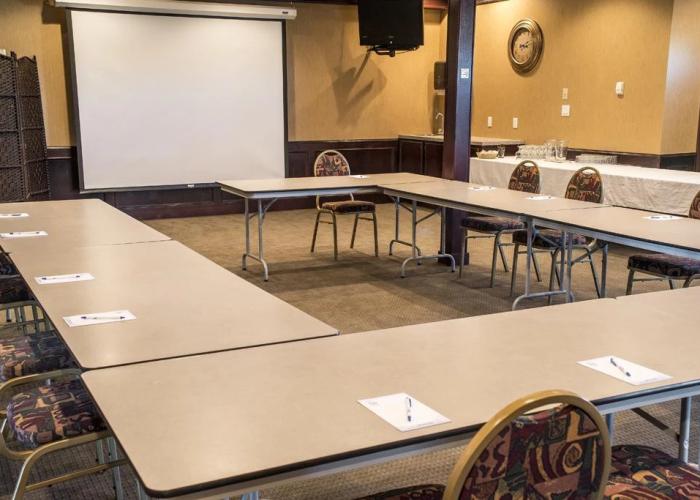 Service Plus Inn and Suites - Grande Prairie