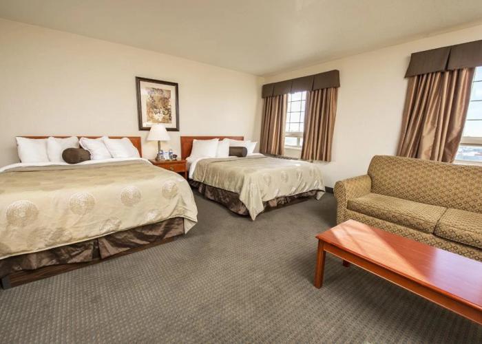 Service Plus Inn and Suites - Grande Prairie