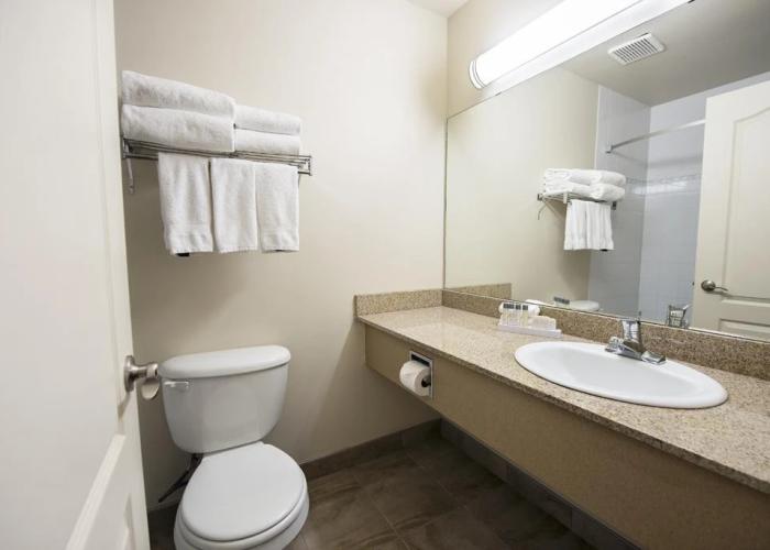 Service Plus Inn and Suites - Grande Prairie