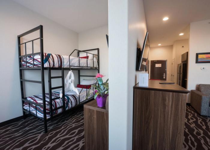 Encore Suites by Service Plus Inns