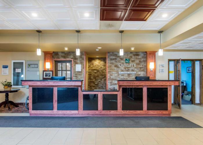 Quality Hotel & Suites
