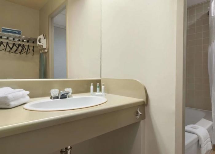 Travelodge by Wyndham Sydney