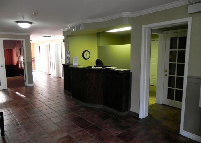 Harbourview Inn & Suites