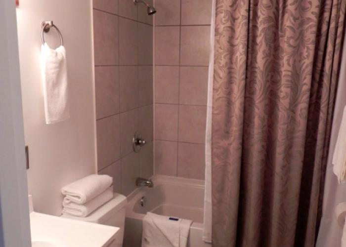 Harbourview Inn & Suites