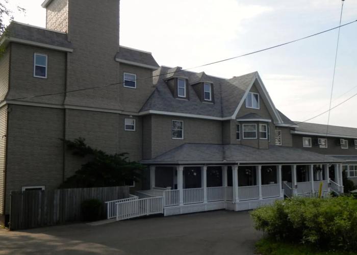 Harbourview Inn & Suites