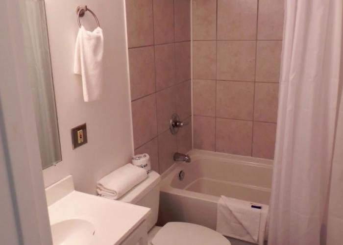 Harbourview Inn & Suites