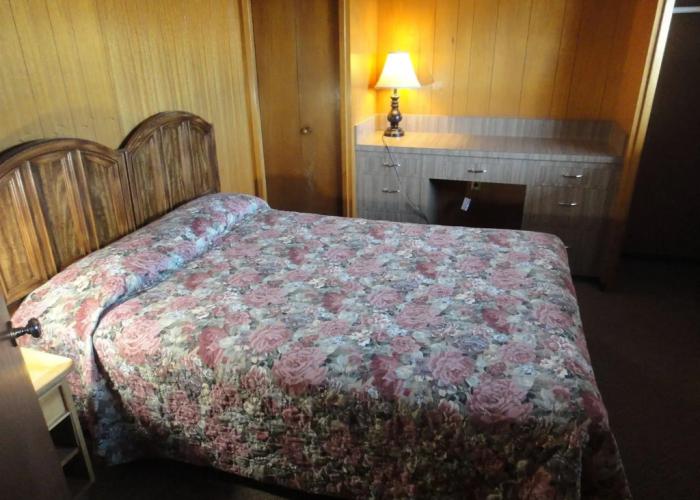 Airport Inn Motel & RV Park