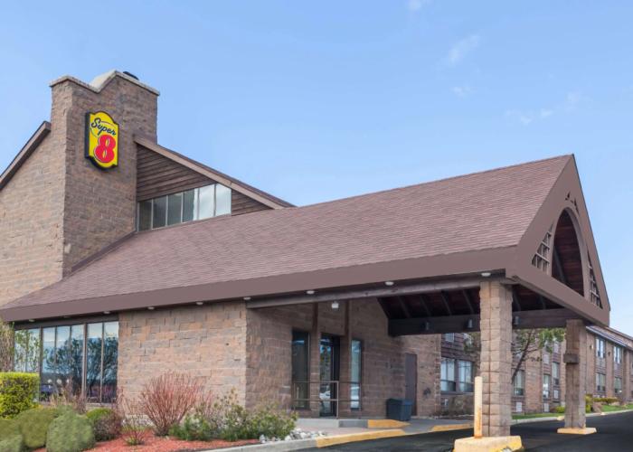 Super 8 by Wyndham Sudbury ON