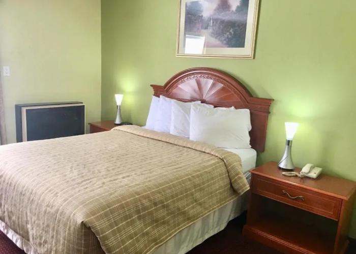 Valley Inn Motel & Suites