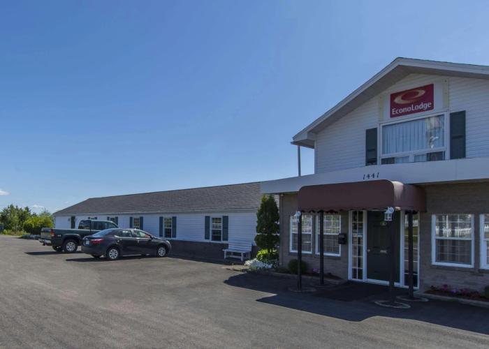 Econo Lodge & Suites Saint John