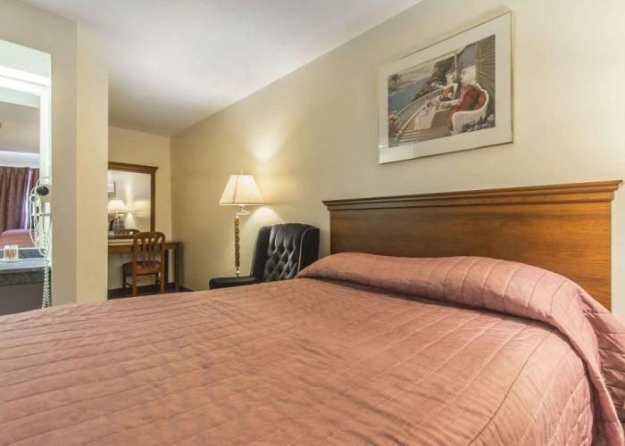 Econo Lodge & Suites Saint John