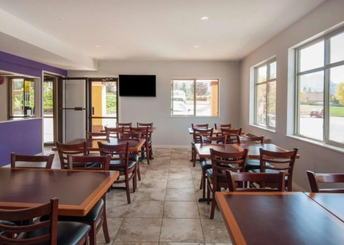 Super 8 by Wyndham Salmon Arm