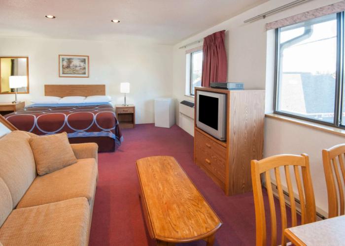 Super 8 by Wyndham Salmon Arm