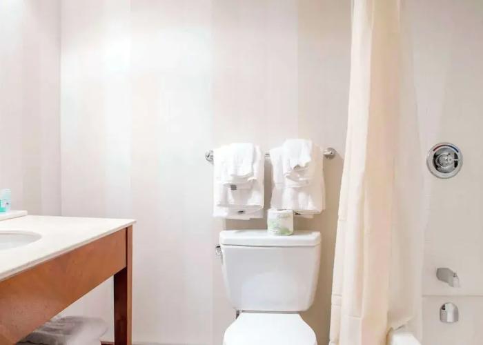 Clarion Hotel & Conference Centre Pembroke