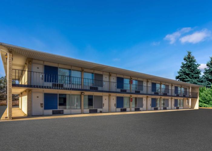 Super 8 by Wyndham Pembroke