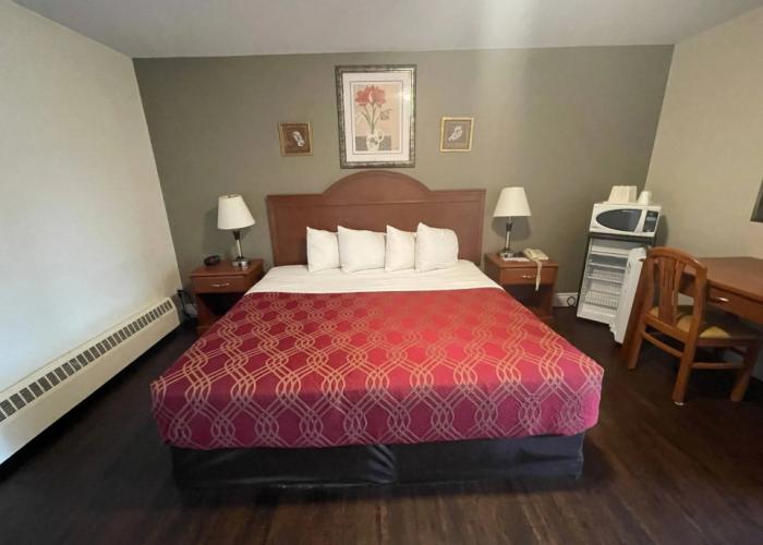 Super 8 by Wyndham Pembroke