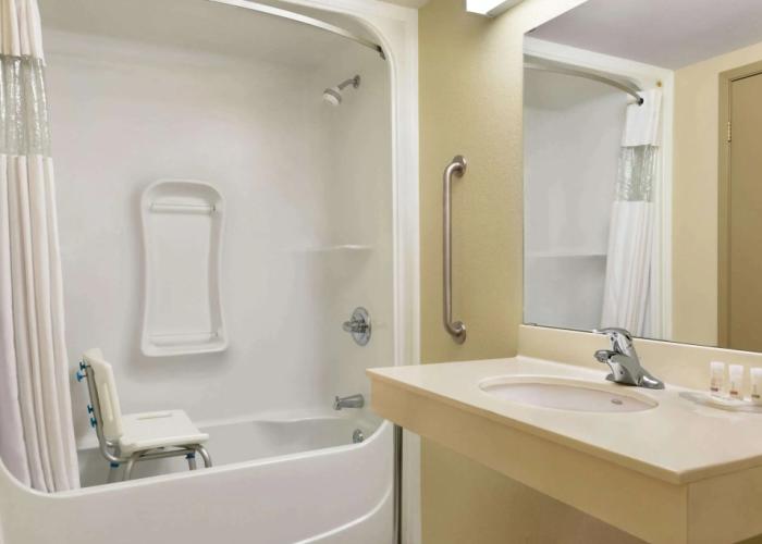 Days Inn & Suites by Wyndham Thompson
