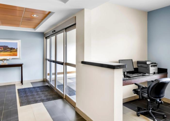 Best Western Thompson Hotel & Suites