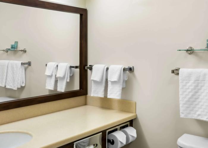 Best Western Thompson Hotel & Suites