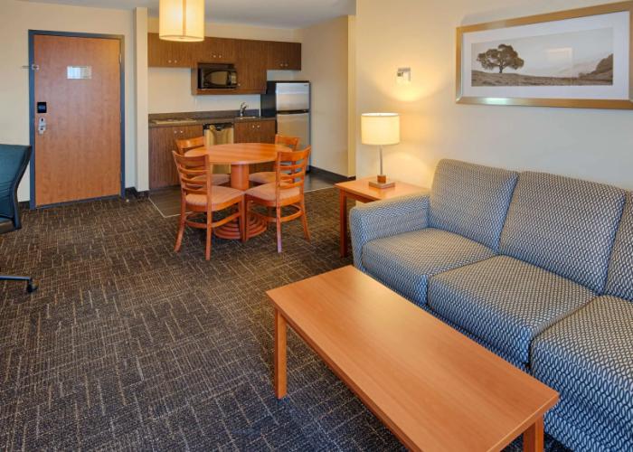 Best Western Thompson Hotel & Suites