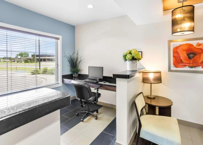 Best Western Thompson Hotel & Suites
