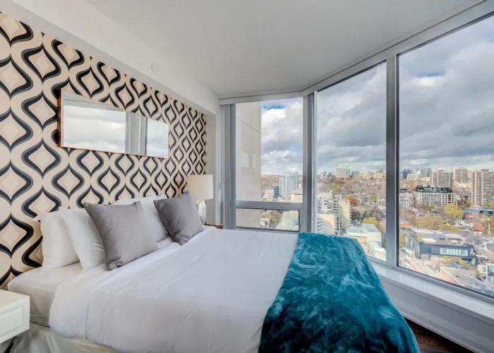 Amazing Suites In Yorkville