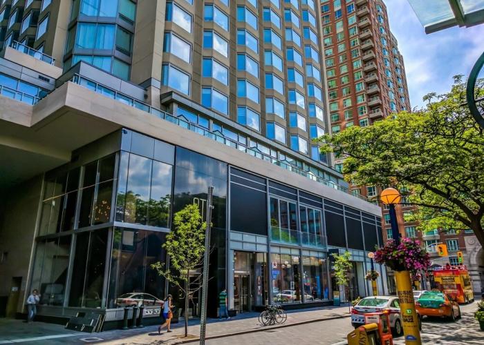 Amazing Suites In Yorkville