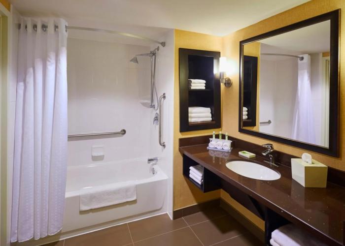 Holiday Inn Express & Suites Timmins by IHG