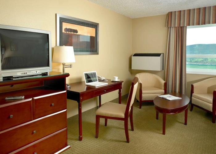 Coast Fraser Inn