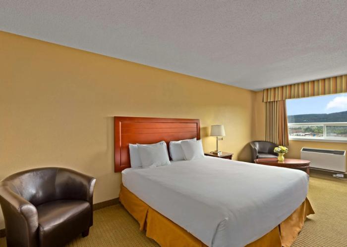 Coast Fraser Inn