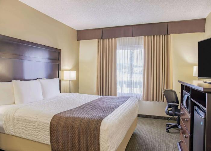 Days Inn & Conference Centre by Wyndham Cranbrook