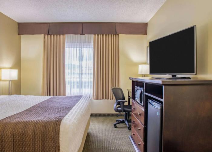 Days Inn & Conference Centre by Wyndham Cranbrook