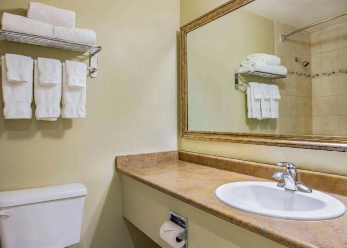 Days Inn & Conference Centre by Wyndham Cranbrook