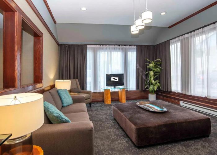 Sandman Hotel Terrace