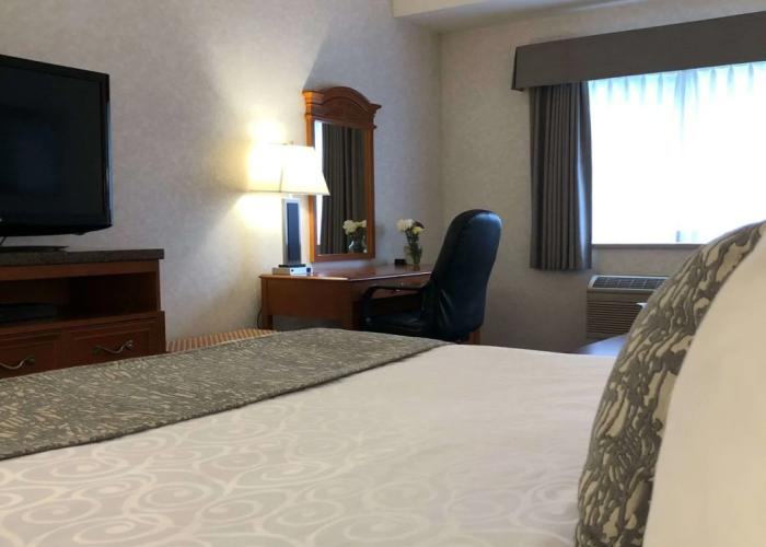 Coast Abbotsford Hotel & Suites