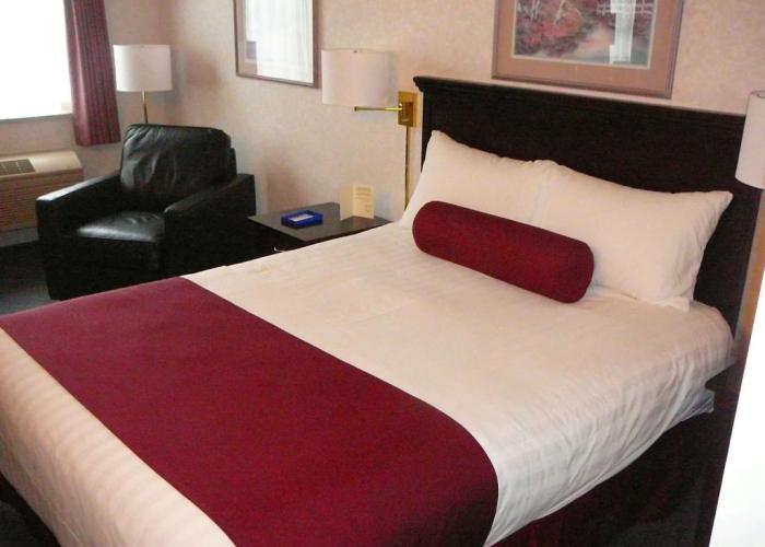 Coast Abbotsford Hotel & Suites