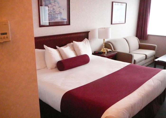 Coast Abbotsford Hotel & Suites