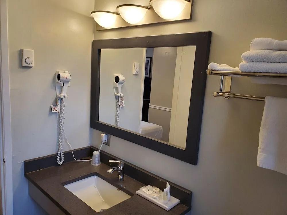 фото Alpine Inn
