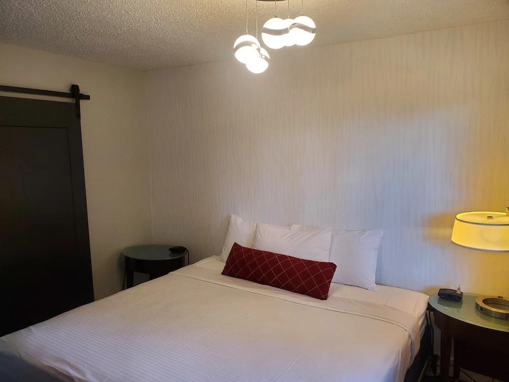 фото Alpine Inn